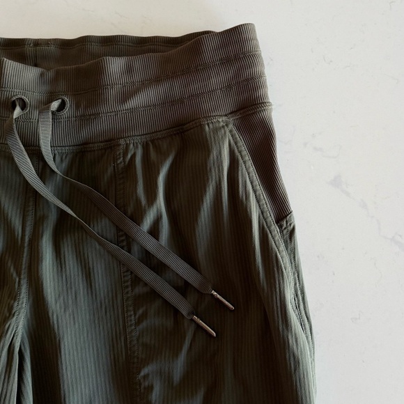 lululemon dance studio jogger 29” - Picture 6 of 16